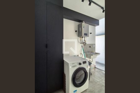 Casa de condomínio à venda com 280m², 4 quartos e 5 vagas Casa de condomínio à venda com 280m², 4 quartos e 5 vagasÁrea de serviço