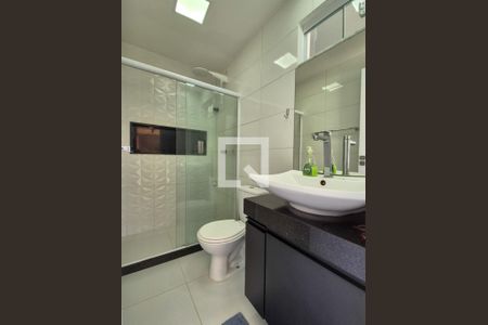 Casa de condomínio à venda com 280m², 4 quartos e 5 vagas Casa de condomínio à venda com 280m², 4 quartos e 5 vagasBanheiro social