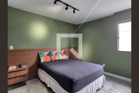 Casa de condomínio à venda com 280m², 4 quartos e 5 vagas Casa de condomínio à venda com 280m², 4 quartos e 5 vagasSuite 3