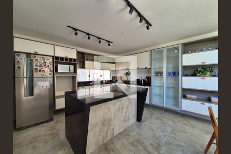 Casa de condomínio à venda com 280m², 4 quartos e 5 vagas Casa de condomínio à venda com 280m², 4 quartos e 5 vagasCozinha