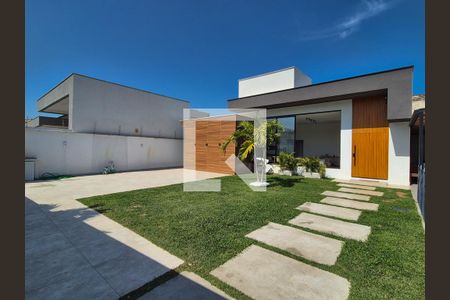 Casa de condomínio à venda com 280m², 4 quartos e 5 vagas Casa de condomínio à venda com 280m², 4 quartos e 5 vagasÁrea externa