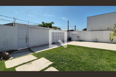 Casa de condomínio à venda com 280m², 4 quartos e 5 vagas Casa de condomínio à venda com 280m², 4 quartos e 5 vagasÁrea externa