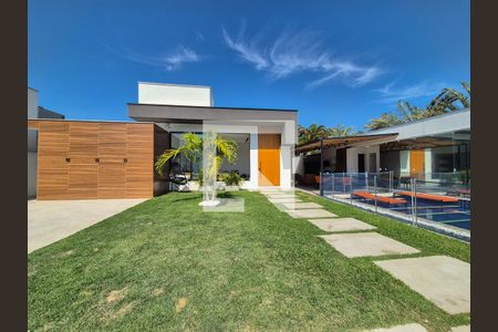 Casa de condomínio à venda com 280m², 4 quartos e 5 vagas Casa de condomínio à venda com 280m², 4 quartos e 5 vagasÁrea externa