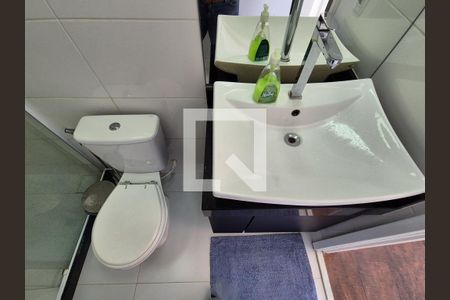 Casa de condomínio à venda com 280m², 4 quartos e 5 vagas Casa de condomínio à venda com 280m², 4 quartos e 5 vagasBanheiro social