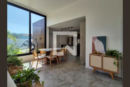 Sala de casa de condomínio à venda com 4 quartos, 280m² em Vargem Grande, Rio de Janeiro