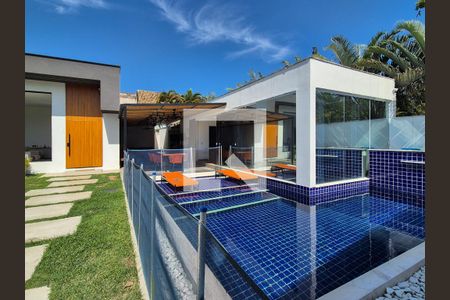 Casa de condomínio à venda com 280m², 4 quartos e 5 vagas Casa de condomínio à venda com 280m², 4 quartos e 5 vagasÁrea externa