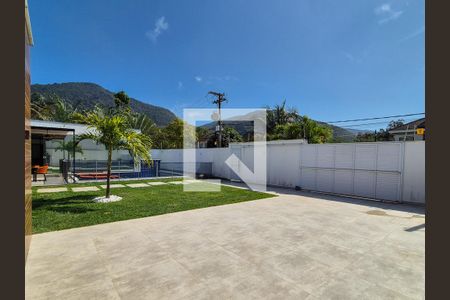 Casa de condomínio à venda com 280m², 4 quartos e 5 vagas Casa de condomínio à venda com 280m², 4 quartos e 5 vagasÁrea externa