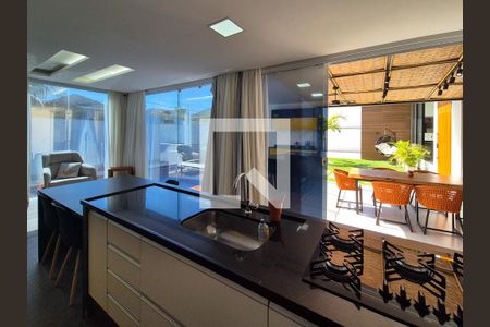 Casa de condomínio à venda com 280m², 4 quartos e 5 vagas Casa de condomínio à venda com 280m², 4 quartos e 5 vagasSala 2