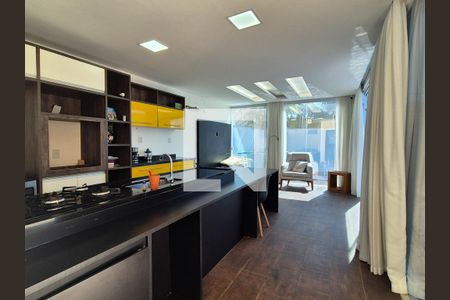 Casa de condomínio à venda com 280m², 4 quartos e 5 vagas Casa de condomínio à venda com 280m², 4 quartos e 5 vagasSala 2