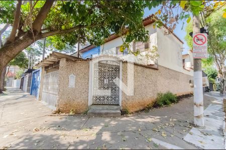 Casa à venda com 210m², 3 quartos e 3 vagasFachada