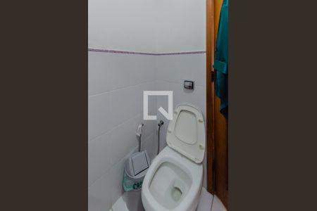 Casa à venda com 210m², 3 quartos e 3 vagasBanheiro da Suíte 2