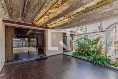 Casa à venda com 210m², 3 quartos e 3 vagasGaragem