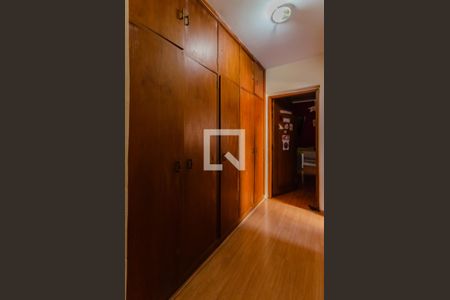 Casa à venda com 210m², 3 quartos e 3 vagasArmários do Corredor