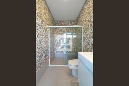 Casa de condomínio à venda com 463m², 5 quartos e 4 vagasBanheiro da Piscina