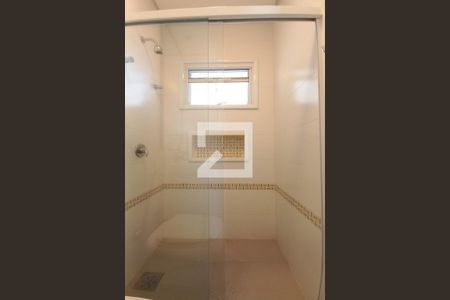 Casa de condomínio à venda com 463m², 5 quartos e 4 vagasBanheiro de Serviço