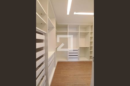 Casa de condomínio à venda com 463m², 5 quartos e 4 vagasCloset da suíte 4
