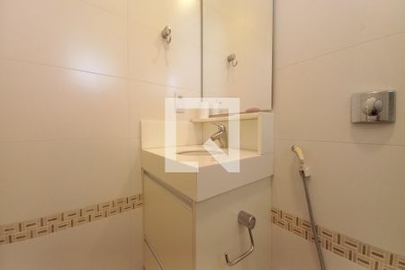 Casa de condomínio à venda com 463m², 5 quartos e 4 vagasBanheiro de Serviço