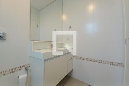 Casa de condomínio à venda com 463m², 5 quartos e 4 vagasBanheiro da Suíte 1