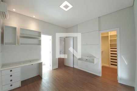 Casa de condomínio à venda com 463m², 5 quartos e 4 vagasQuarto 2 - Suíte