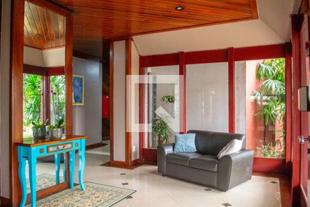 Apartamento à venda com 95m², 3 quartos e 1 vaga Apartamento à venda com 95m², 3 quartos e 1 vagaHall do predio