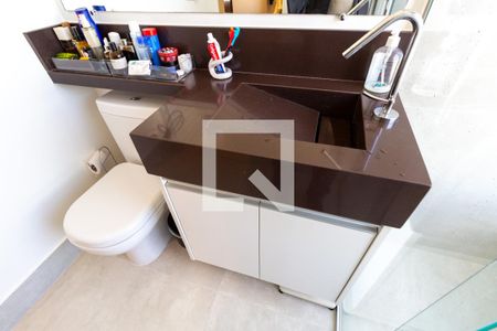 Apartamento para alugar com 74m², 2 quartos e 1 vaga Apartamento para alugar com 74m², 2 quartos e 1 vagaBanheiro da Suíte
