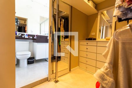 Apartamento para alugar com 74m², 2 quartos e 1 vaga Apartamento para alugar com 74m², 2 quartos e 1 vagaCloset da Suite
