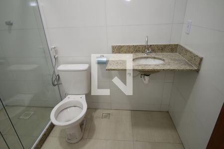 Banheiro de apartamento para alugar com 1 quarto, 30m² em Olaria, Rio de Janeiro