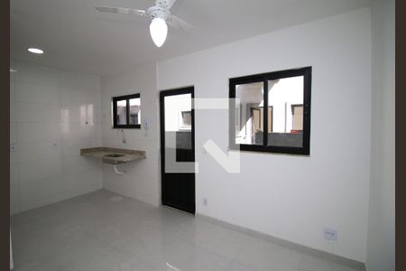 Sala  de apartamento para alugar com 1 quarto, 30m² em Olaria, Rio de Janeiro