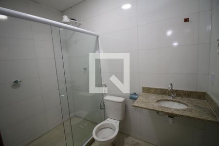 Banheiro de apartamento para alugar com 1 quarto, 30m² em Olaria, Rio de Janeiro
