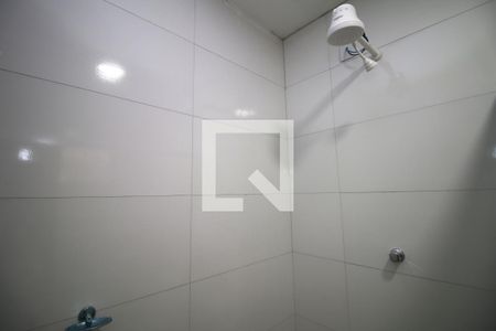 Banheiro de apartamento para alugar com 1 quarto, 30m² em Olaria, Rio de Janeiro