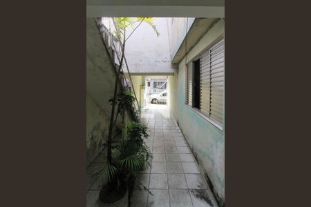 Garagem de casa à venda com 2 quartos, 100m² em Vila Darli, São Paulo