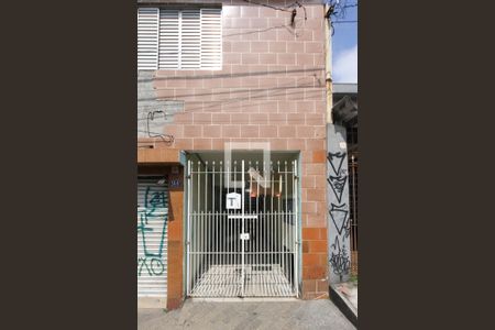 Fachada de casa à venda com 2 quartos, 100m² em Vila Darli, São Paulo