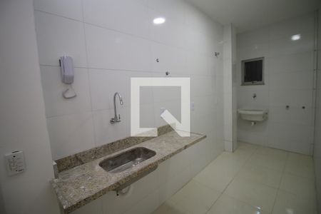 Cozinha de apartamento para alugar com 1 quarto, 32m² em Olaria, Rio de Janeiro