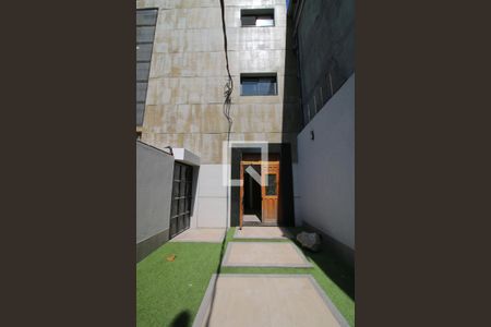 Apartamento para alugar com 32m², 1 quarto e sem vagaFachada e portaria