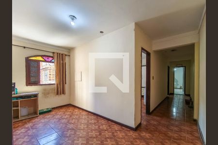 Casa de condomínio à venda com 235m², 5 quartos e sem vagaHall social