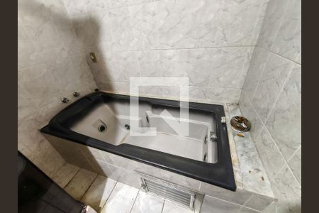 Casa de condomínio à venda com 235m², 5 quartos e sem vagaBanheiro Corredor