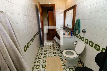 Casa para alugar com 557m², 4 quartos e 4 vagas Casa para alugar com 557m², 4 quartos e 4 vagasBanheiro da Suíte 2