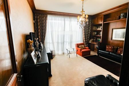 Casa para alugar com 557m², 4 quartos e 4 vagas Casa para alugar com 557m², 4 quartos e 4 vagasSala 3 - TV