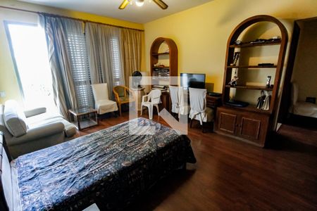 Casa para alugar com 557m², 4 quartos e 4 vagas Casa para alugar com 557m², 4 quartos e 4 vagasSuíte 3