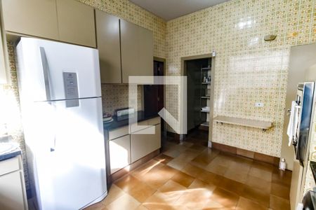 Casa para alugar com 557m², 4 quartos e 4 vagas Casa para alugar com 557m², 4 quartos e 4 vagasCozinha - Armários