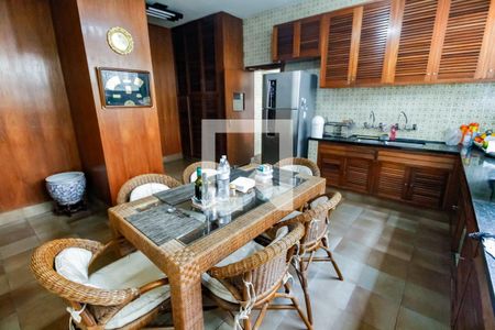 Casa para alugar com 557m², 4 quartos e 4 vagas Casa para alugar com 557m², 4 quartos e 4 vagasCopa