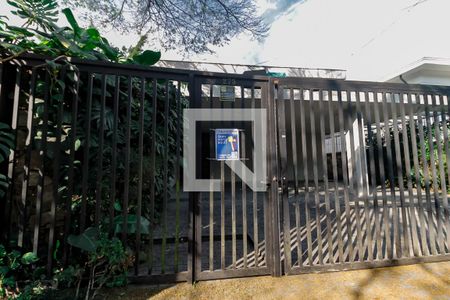 Casa para alugar com 557m², 4 quartos e 4 vagas Casa para alugar com 557m², 4 quartos e 4 vagasPortão entrada