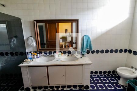 Casa para alugar com 557m², 4 quartos e 4 vagas Casa para alugar com 557m², 4 quartos e 4 vagasBanheiro da Suíte 4