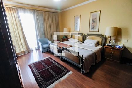 Casa para alugar com 557m², 4 quartos e 4 vagas Casa para alugar com 557m², 4 quartos e 4 vagasSuíte 1