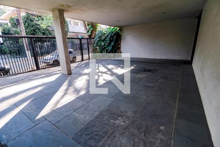 Casa para alugar com 557m², 4 quartos e 4 vagas Casa para alugar com 557m², 4 quartos e 4 vagasGaragem