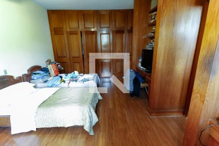 Casa para alugar com 557m², 4 quartos e 4 vagas Casa para alugar com 557m², 4 quartos e 4 vagasSuíte 4 - armários