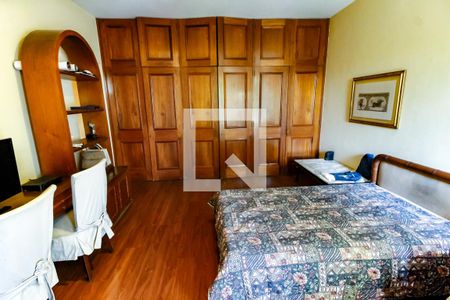 Casa para alugar com 557m², 4 quartos e 4 vagas Casa para alugar com 557m², 4 quartos e 4 vagasSuíte 3 - armários