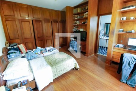 Casa para alugar com 557m², 4 quartos e 4 vagas Casa para alugar com 557m², 4 quartos e 4 vagasSuíte 4