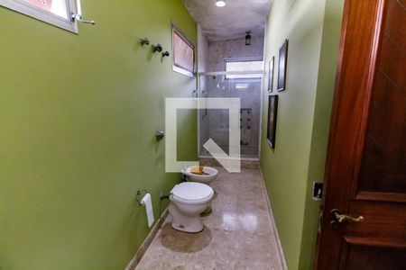 Casa para alugar com 557m², 4 quartos e 4 vagas Casa para alugar com 557m², 4 quartos e 4 vagasBanheiro da Suíte 1