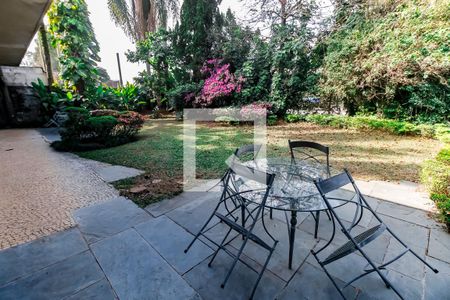 Casa para alugar com 557m², 4 quartos e 4 vagas Casa para alugar com 557m², 4 quartos e 4 vagasJardim